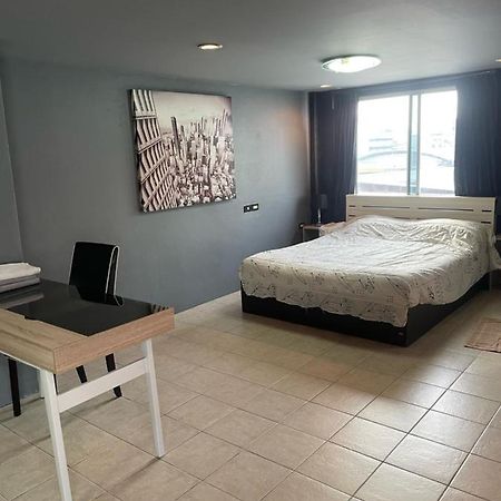 Happy Apple Guesthouse Паттайя Экстерьер фото
